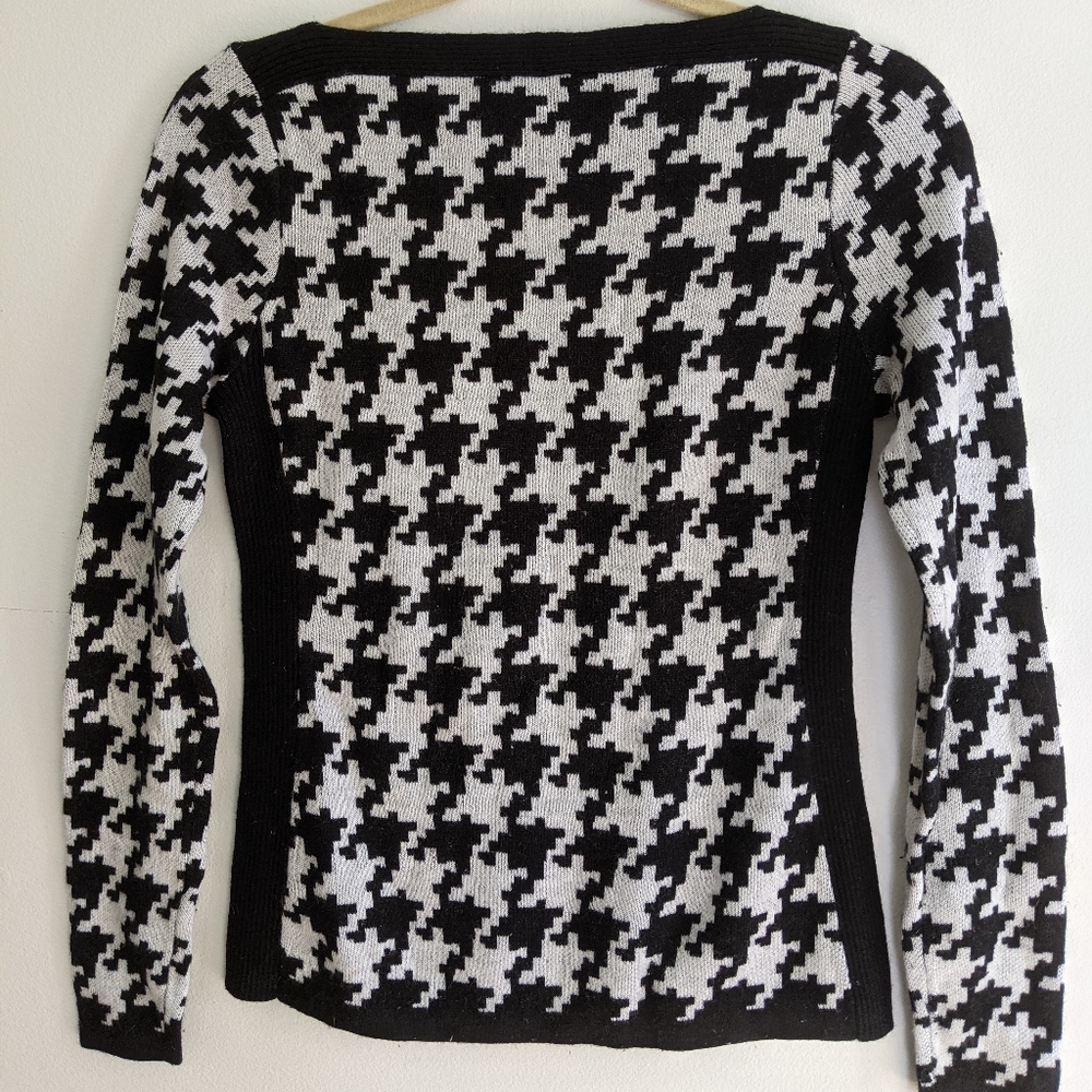 Hounds tooth sweater - the Limited - so classic